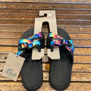 Brand new children’s Chaco Chillos in tie dye.